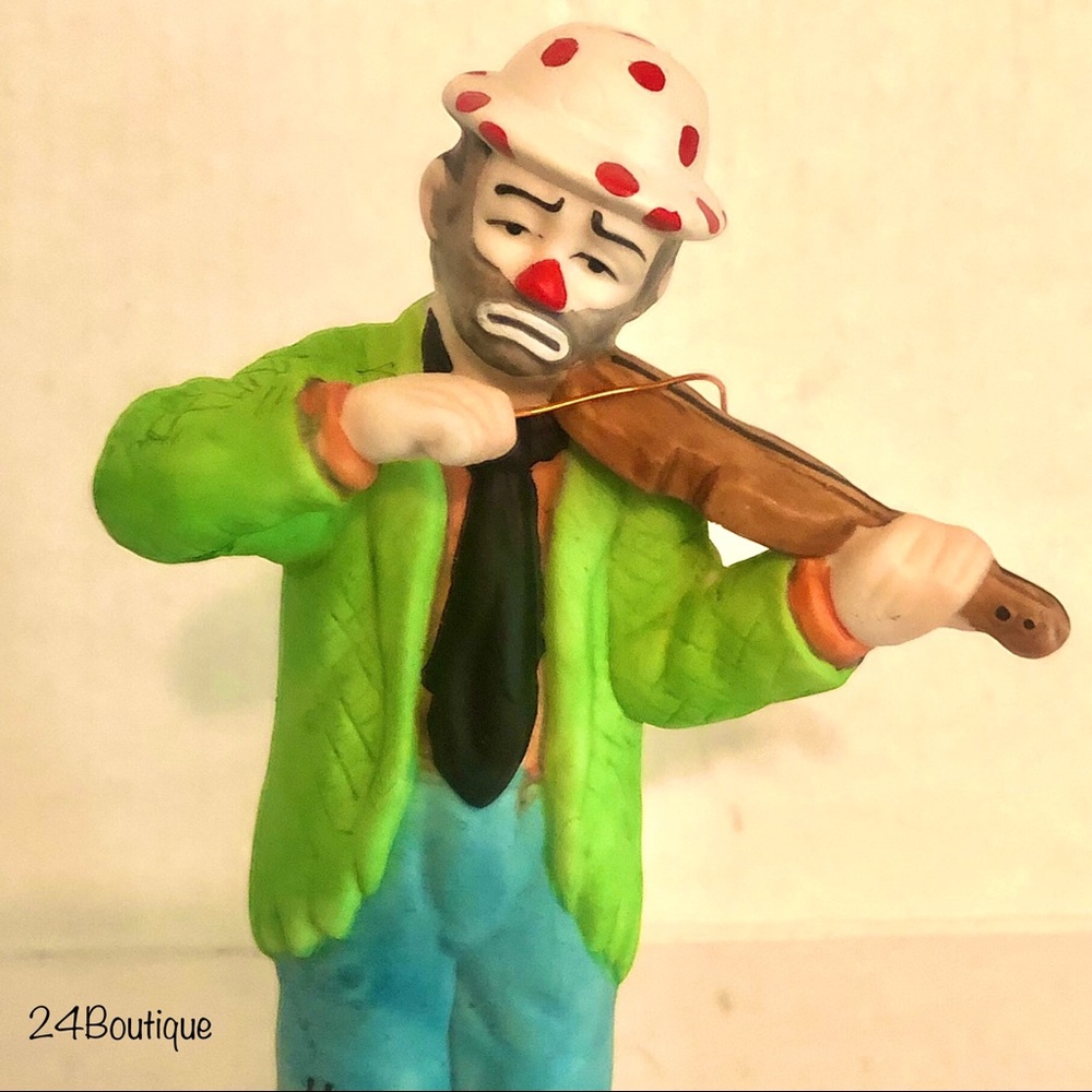 1984 Flambro Emmett Kelly Jr. Sad Clown Playing Violin